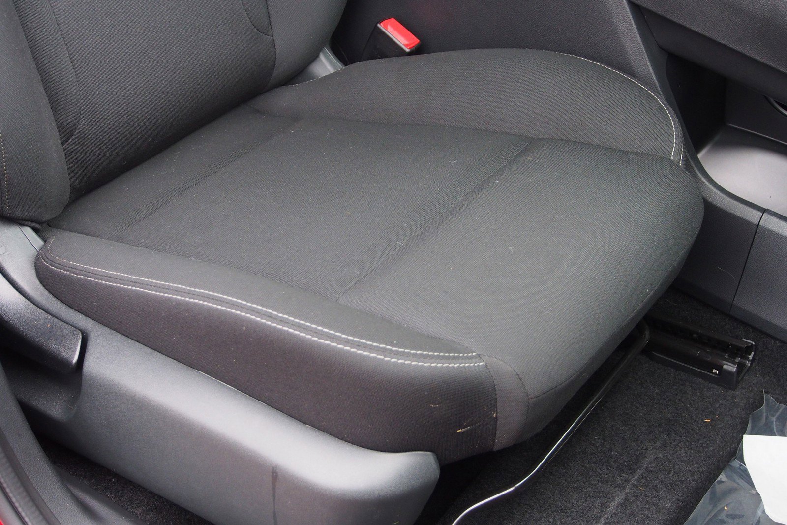 Used 2025 Nissan Rogue S image 12