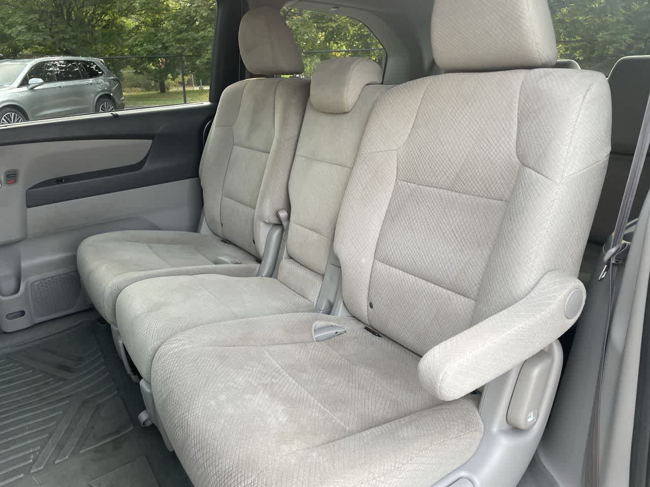 Used 2016 Honda Odyssey SE image 19