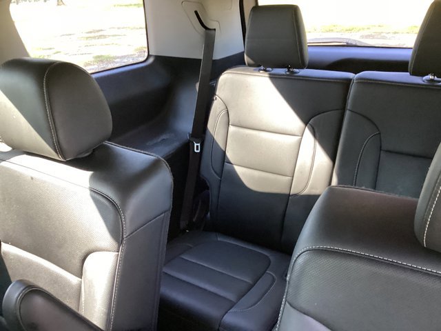 Used 2023 GMC Acadia SLT image 19