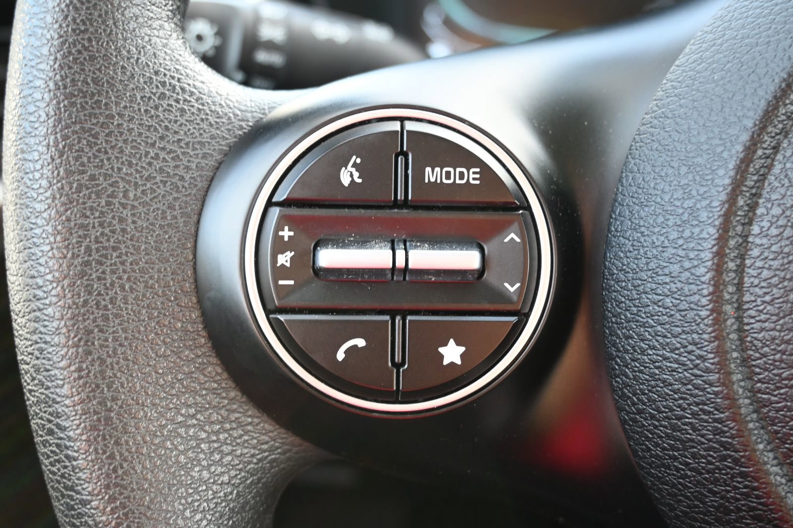 Used 2025 Kia Soul LX w/ LX Technology Package image 10