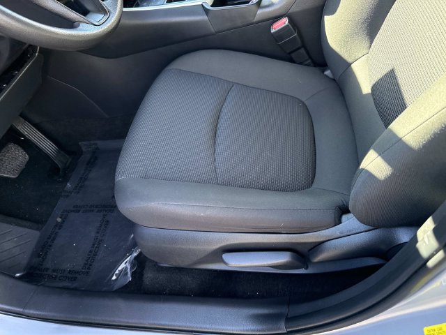 Used 2024 Toyota RAV4 LE AWD/4WD image 15