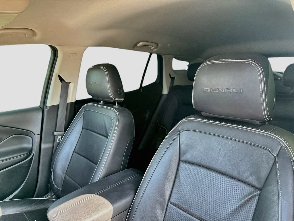 Used 2020 GMC Terrain Denali w/ Denali Premium Package FWD image 13