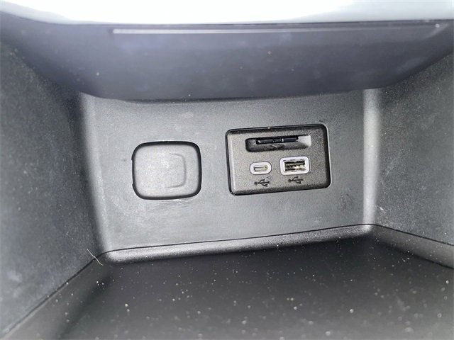 Certified 2023 GMC Acadia SLT w/ Elevation Edition image 32