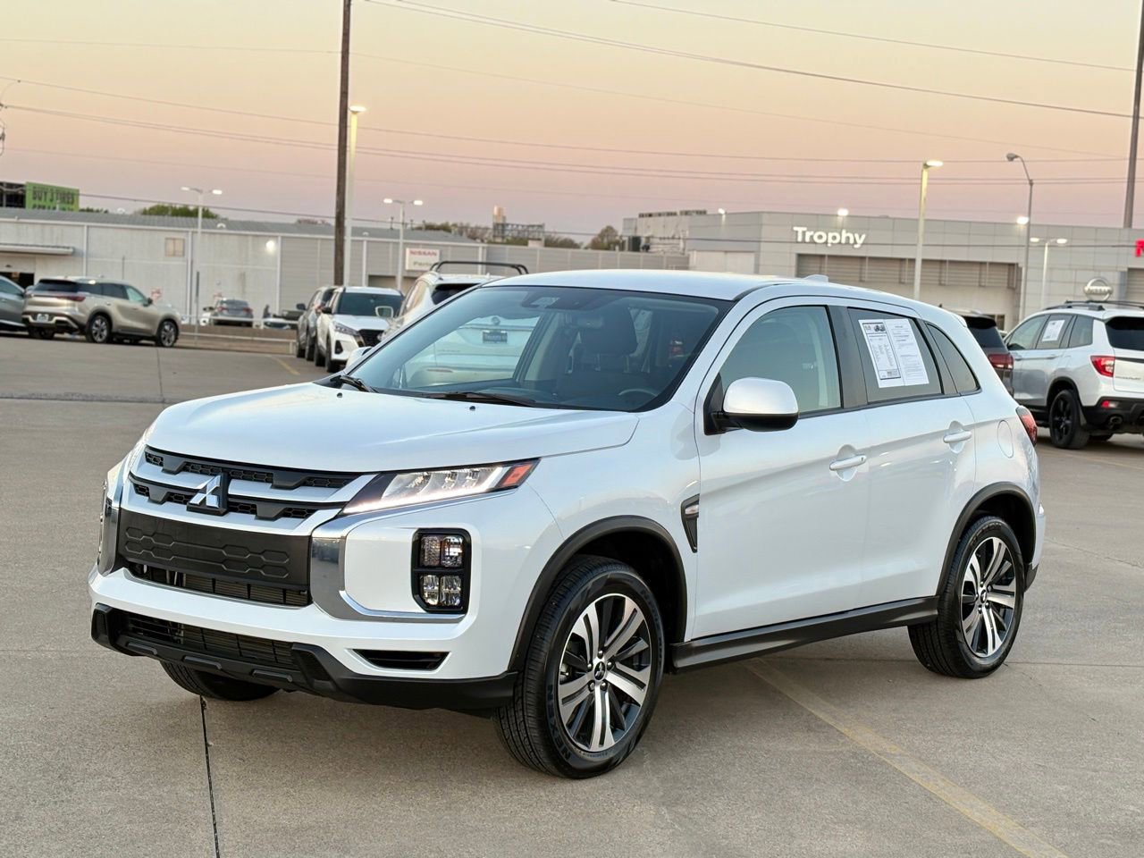 Used 2024 Mitsubishi Outlander Sport 2.0 ES image 3