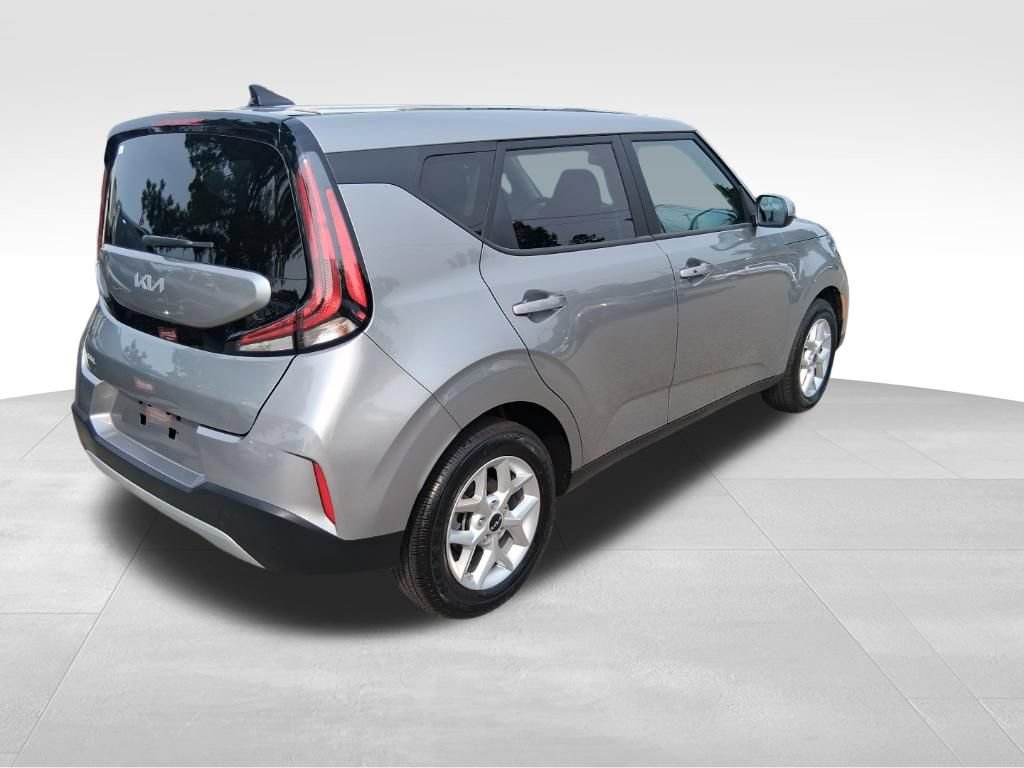 Used 2025 Kia Soul S FWD image 7