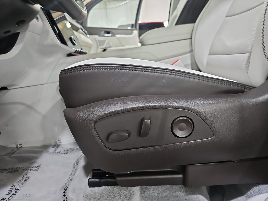 Certified 2024 GMC Acadia Denali w/ Super Cruise Package AWD/4WD image 35
