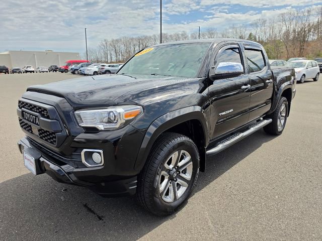 Used 2017 Toyota Tacoma Limited w/ Tow Package image 3