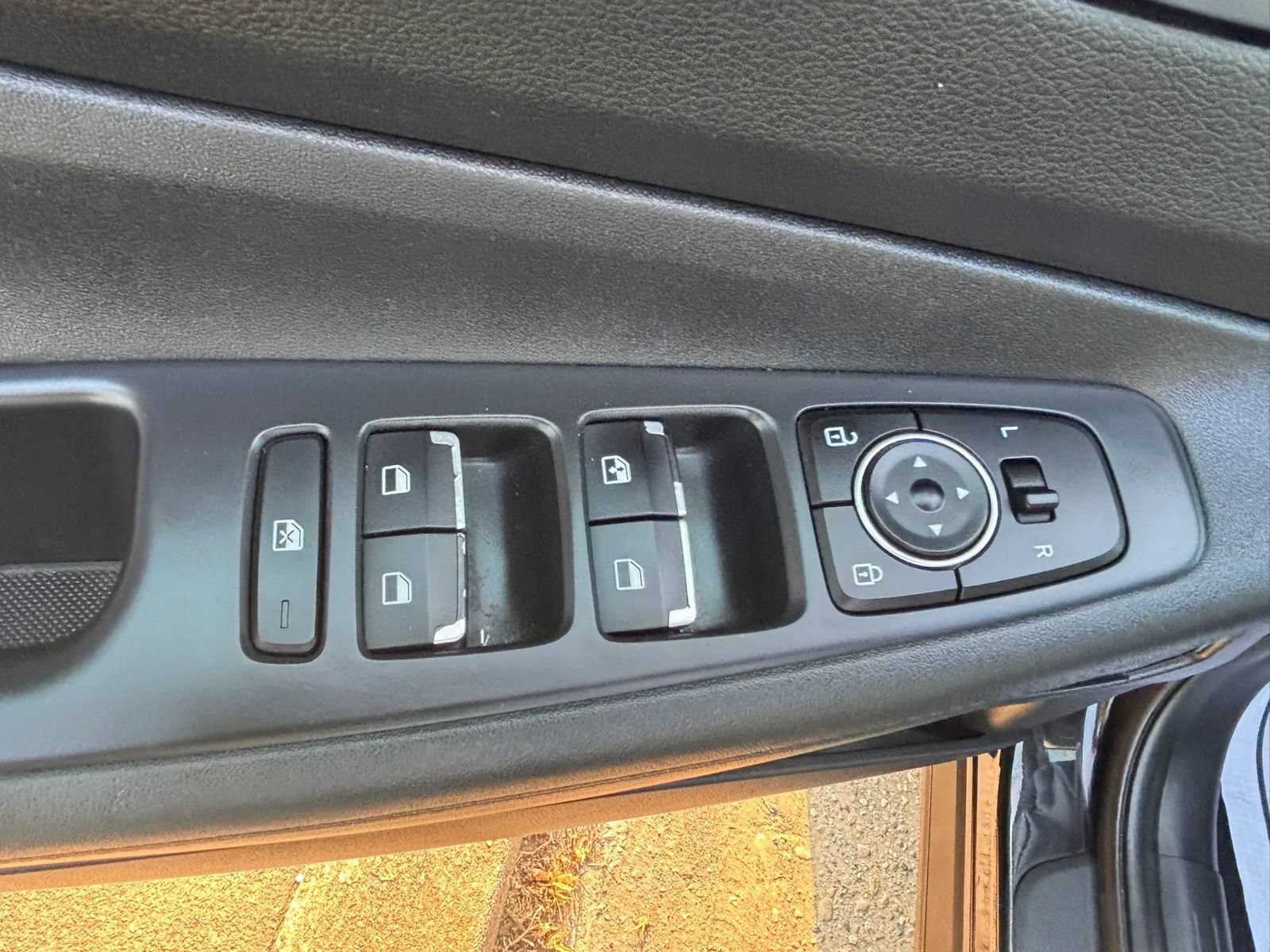 Used 2021 Hyundai Santa Fe SE AWD/4WD image 31