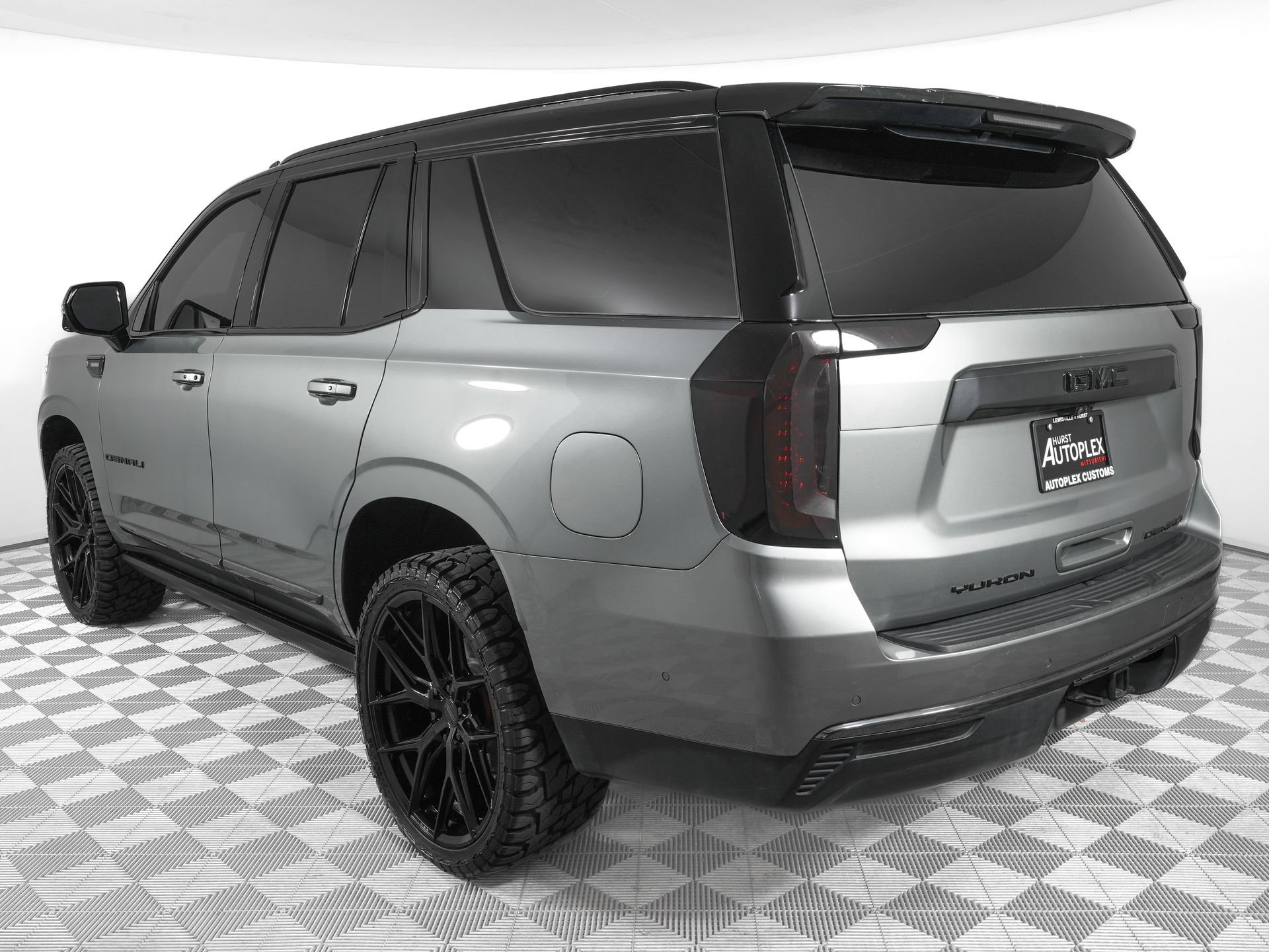 Used 2023 GMC Yukon Denali Ultimate AWD/4WD image 8