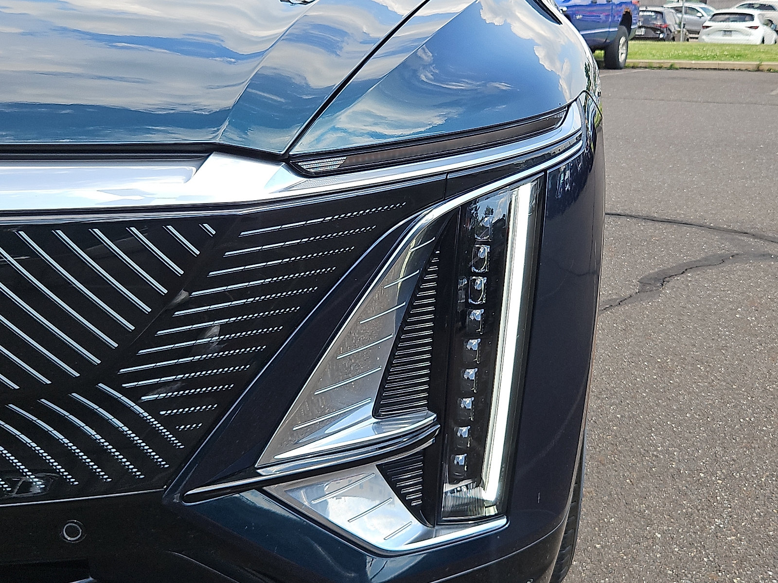 Certified 2024 Cadillac Lyriq Luxury w/ LPO, Floor Liner Package AWD/4WD image 9