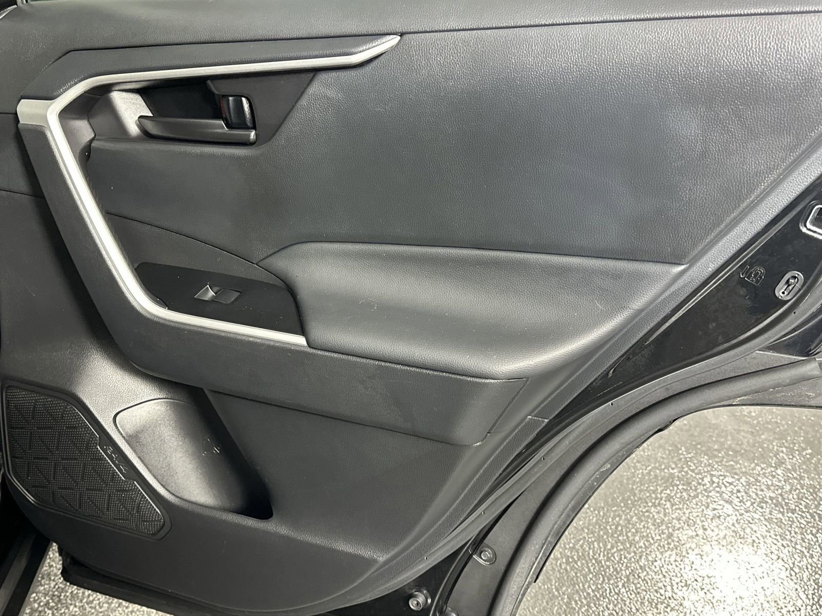 Used 2024 Toyota RAV4 LE FWD image 31