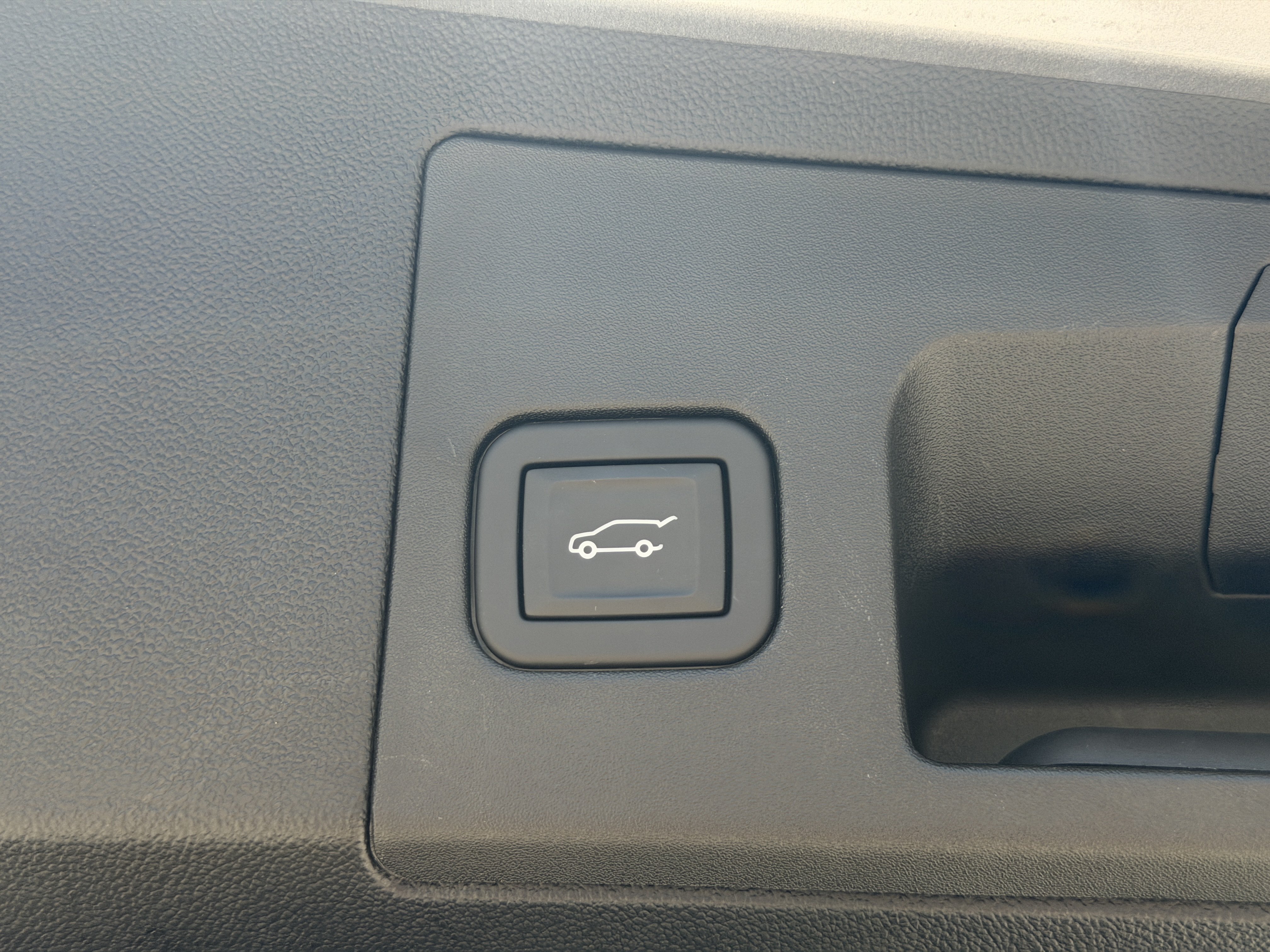 Certified 2025 Cadillac XT5 Luxury FWD image 11