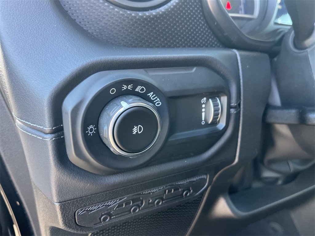 New 2025 Jeep Wrangler Unlimited Rubicon image 17