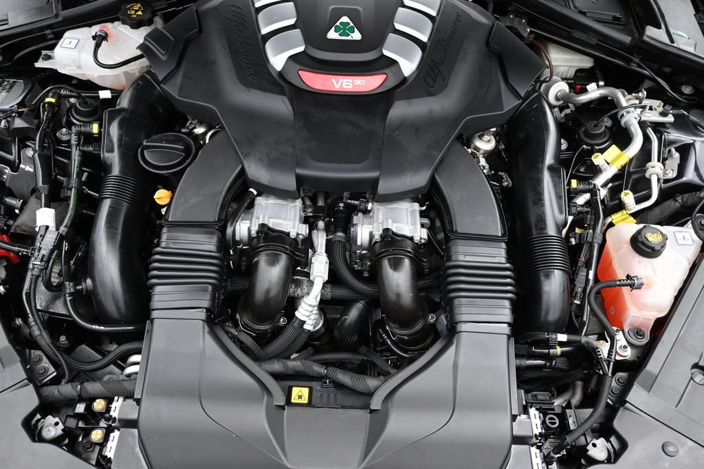 Used 2022 Alfa Romeo Giulia Quadrifoglio RWD image 28
