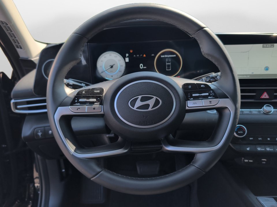 Certified 2024 Hyundai Elantra SEL w/ Convenience Package FWD image 10