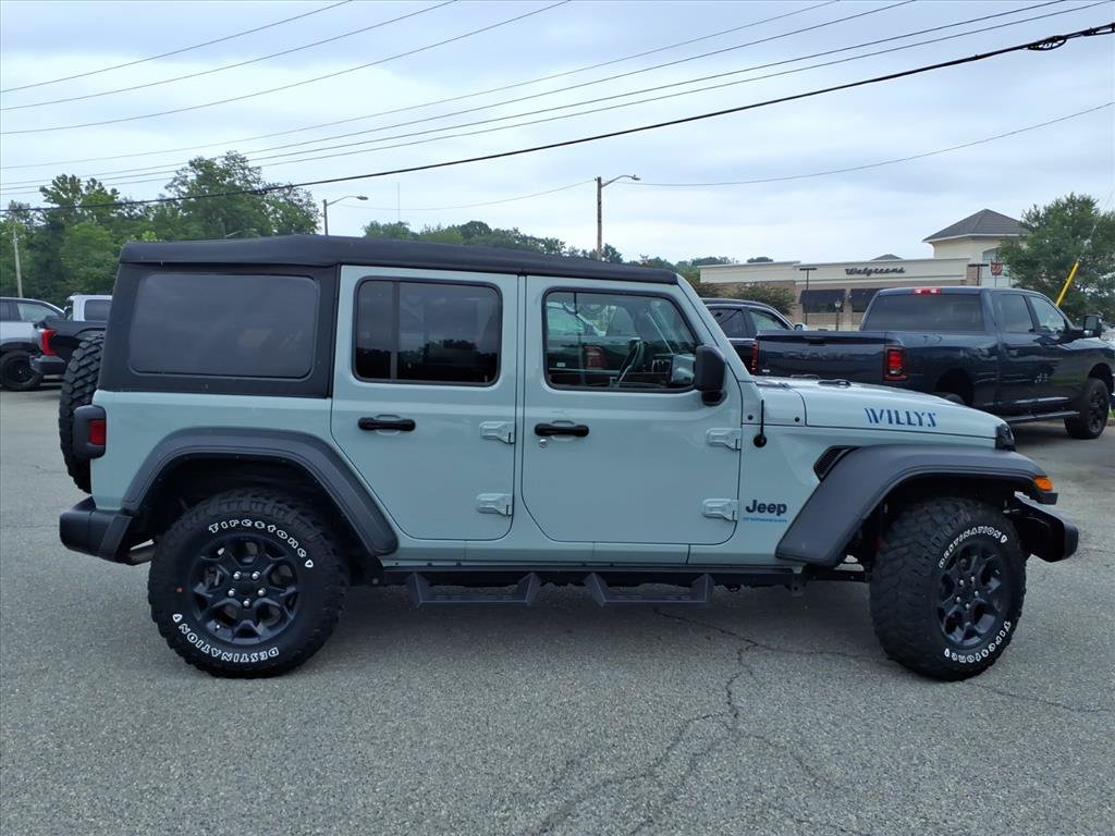 Used 2023 Jeep Wrangler Unlimited w/ Convenience Group AWD/4WD image 3