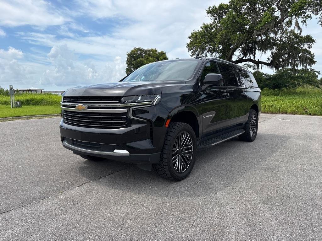 Used 2021 Chevrolet Suburban LT AWD/4WD image 3