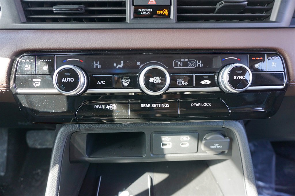 Used 2025 Honda Pilot Elite image 14