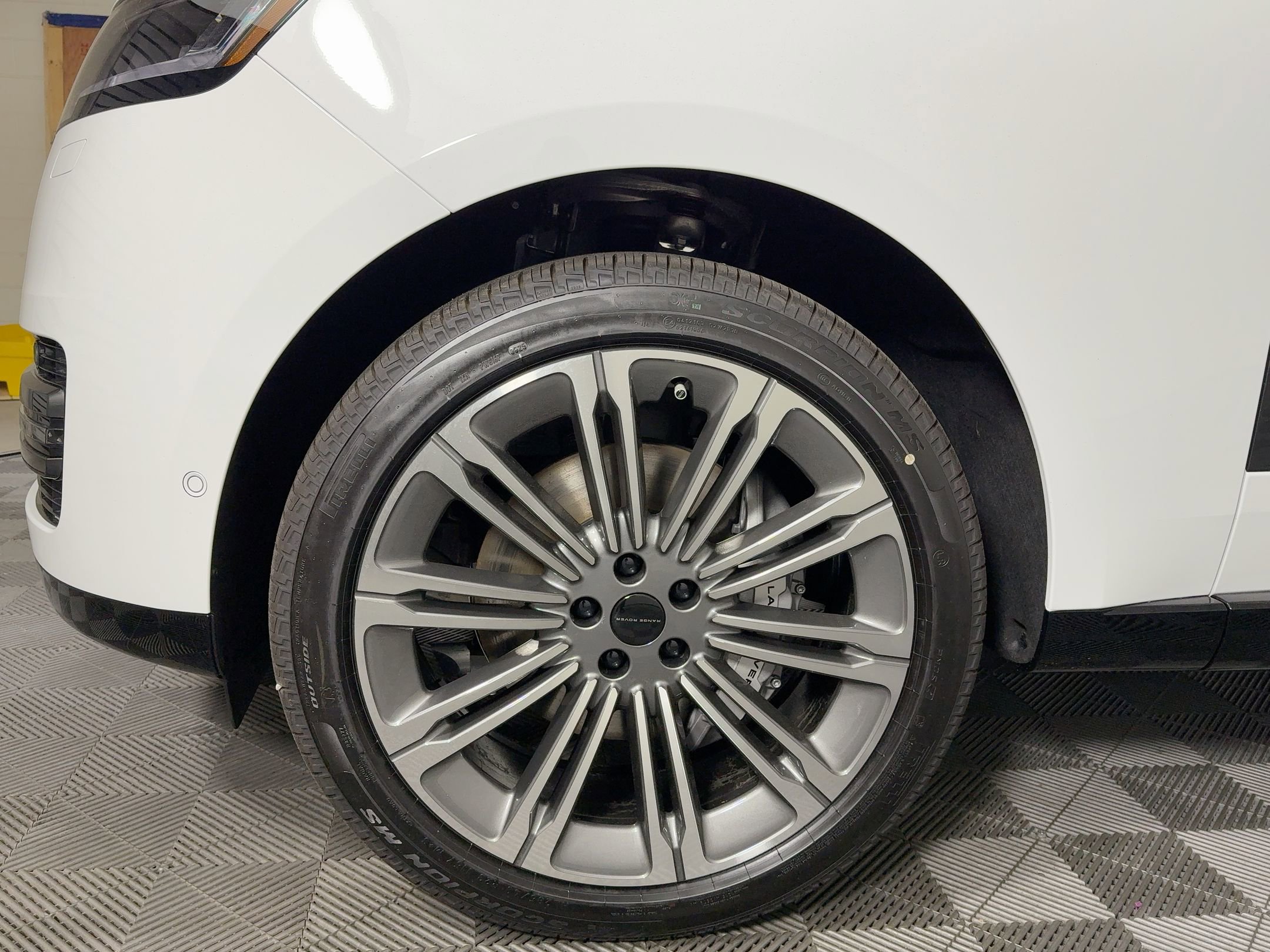 New 2026 Land Rover Range Rover SE image 11