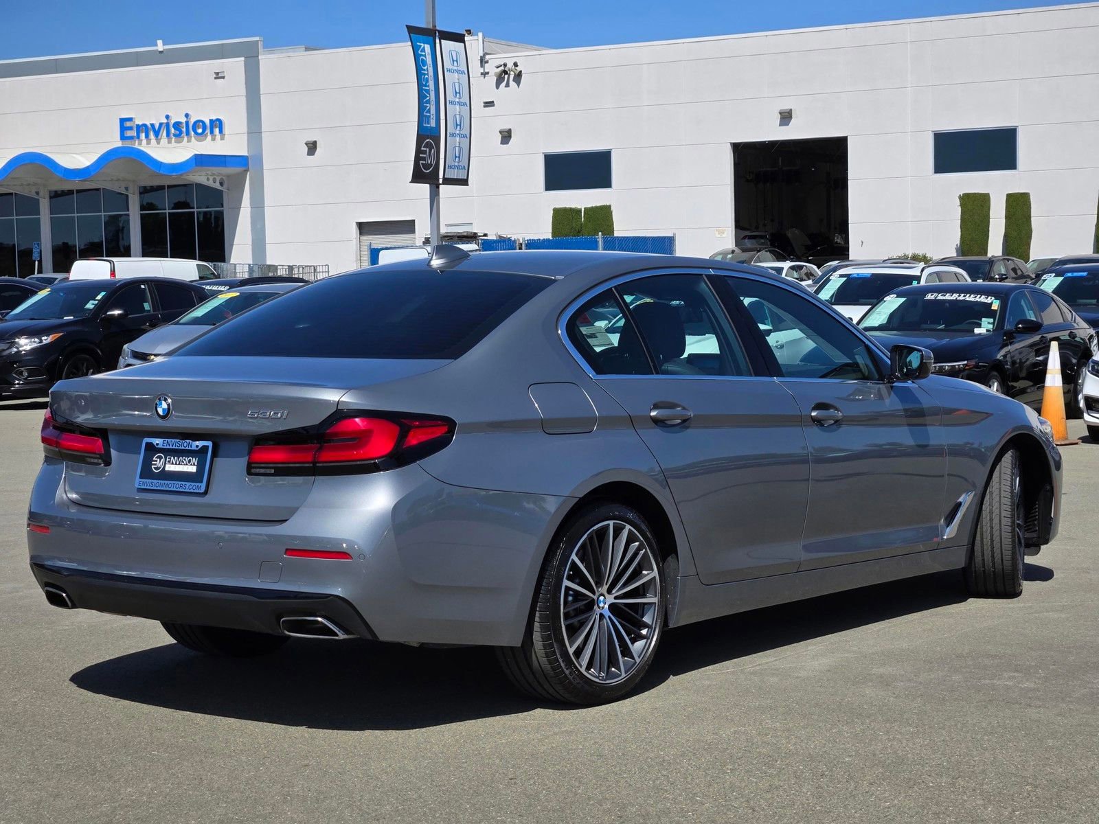 Used 2023 BMW 530i w/ Premium Package image 7