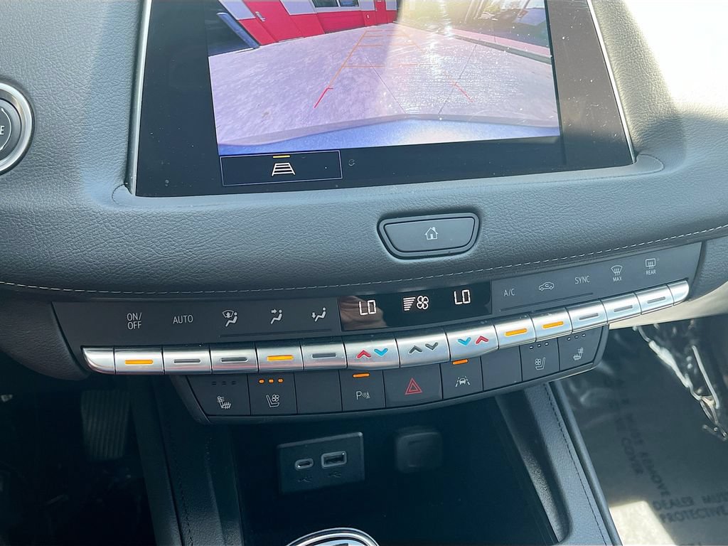 Used 2023 Cadillac XT4 Premium Luxury AWD/4WD image 16