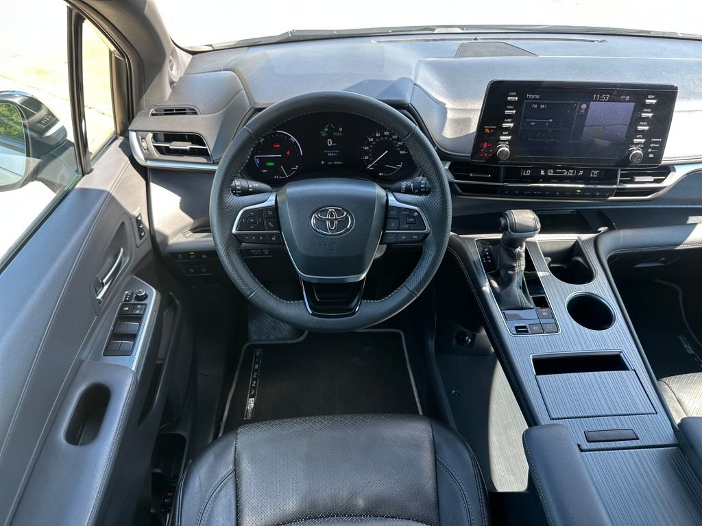 Used 2023 Toyota Sienna XSE image 14
