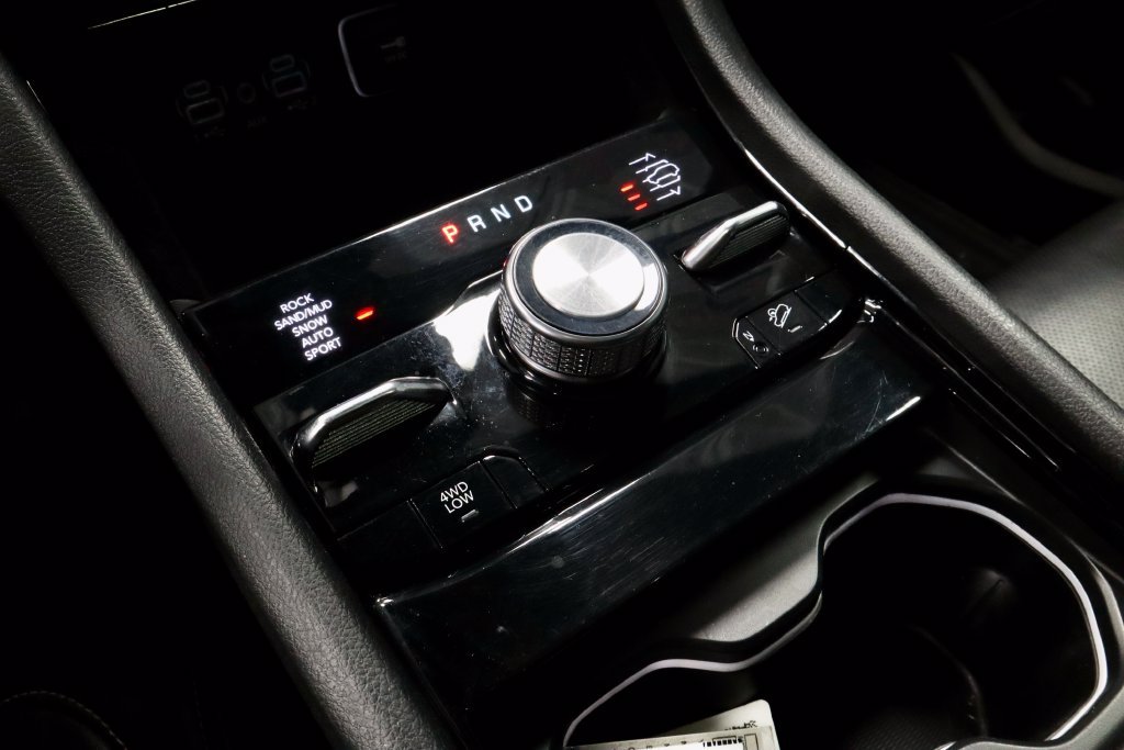 Used 2022 Jeep Grand Cherokee L Overland w/ Luxury Tech Group IV AWD/4WD image 26