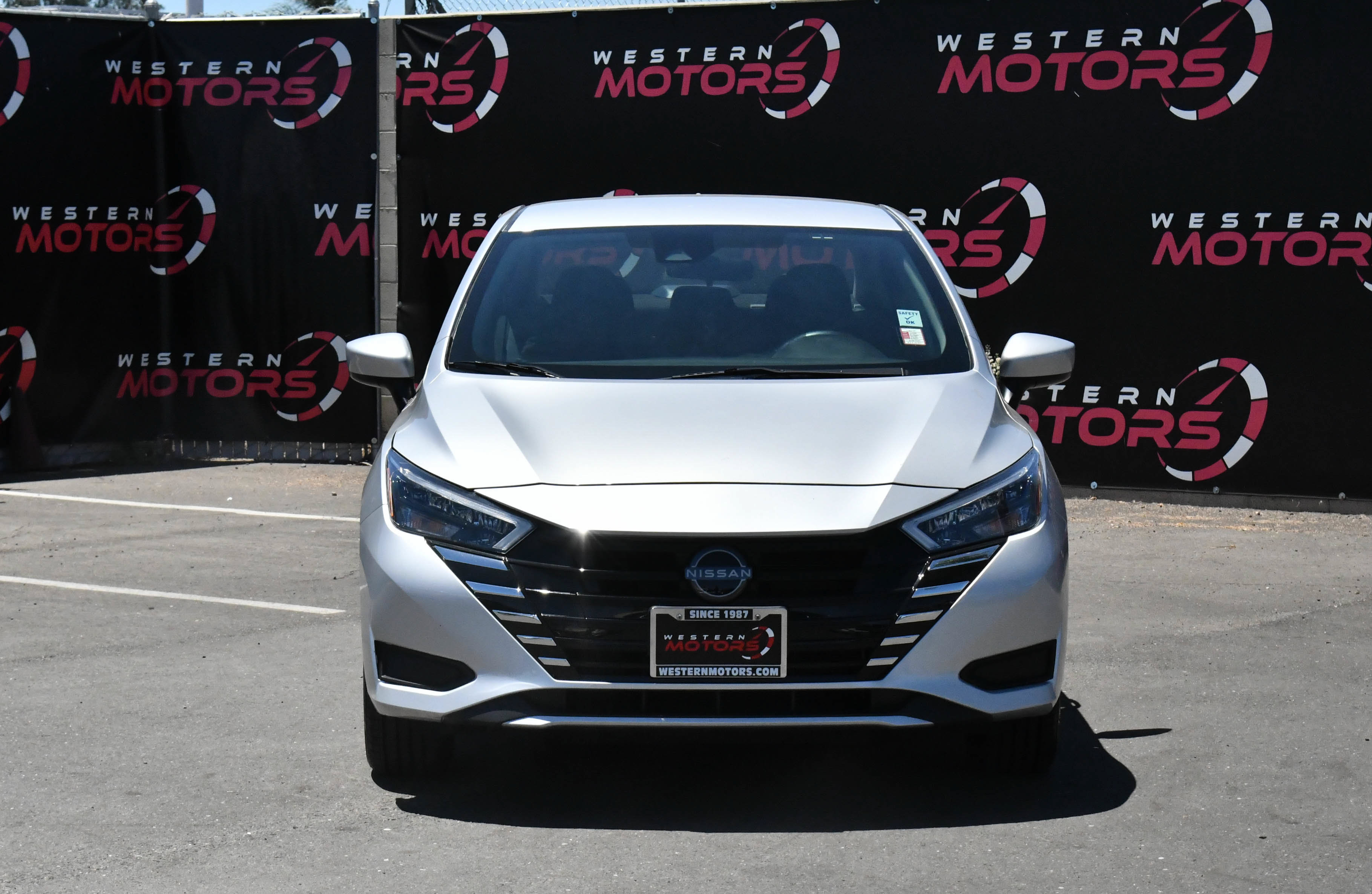 Used 2025 Nissan Versa SV FWD image 2