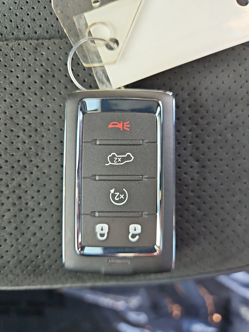 New 2026 Jeep Grand Cherokee Altitude AWD/4WD image 32