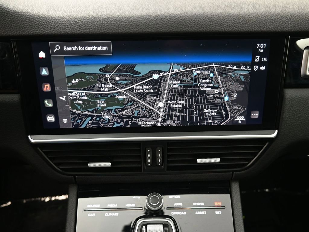 Certified 2023 Porsche Cayenne Platinum Edition image 21