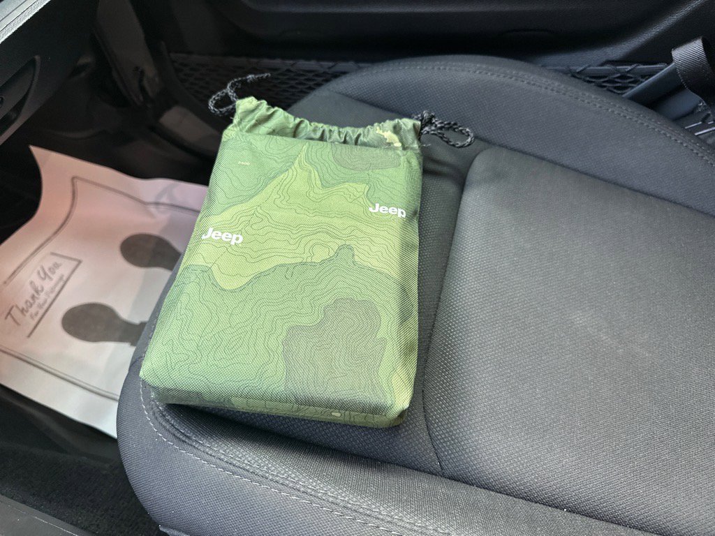 Used 2022 Jeep Gladiator Willys image 34