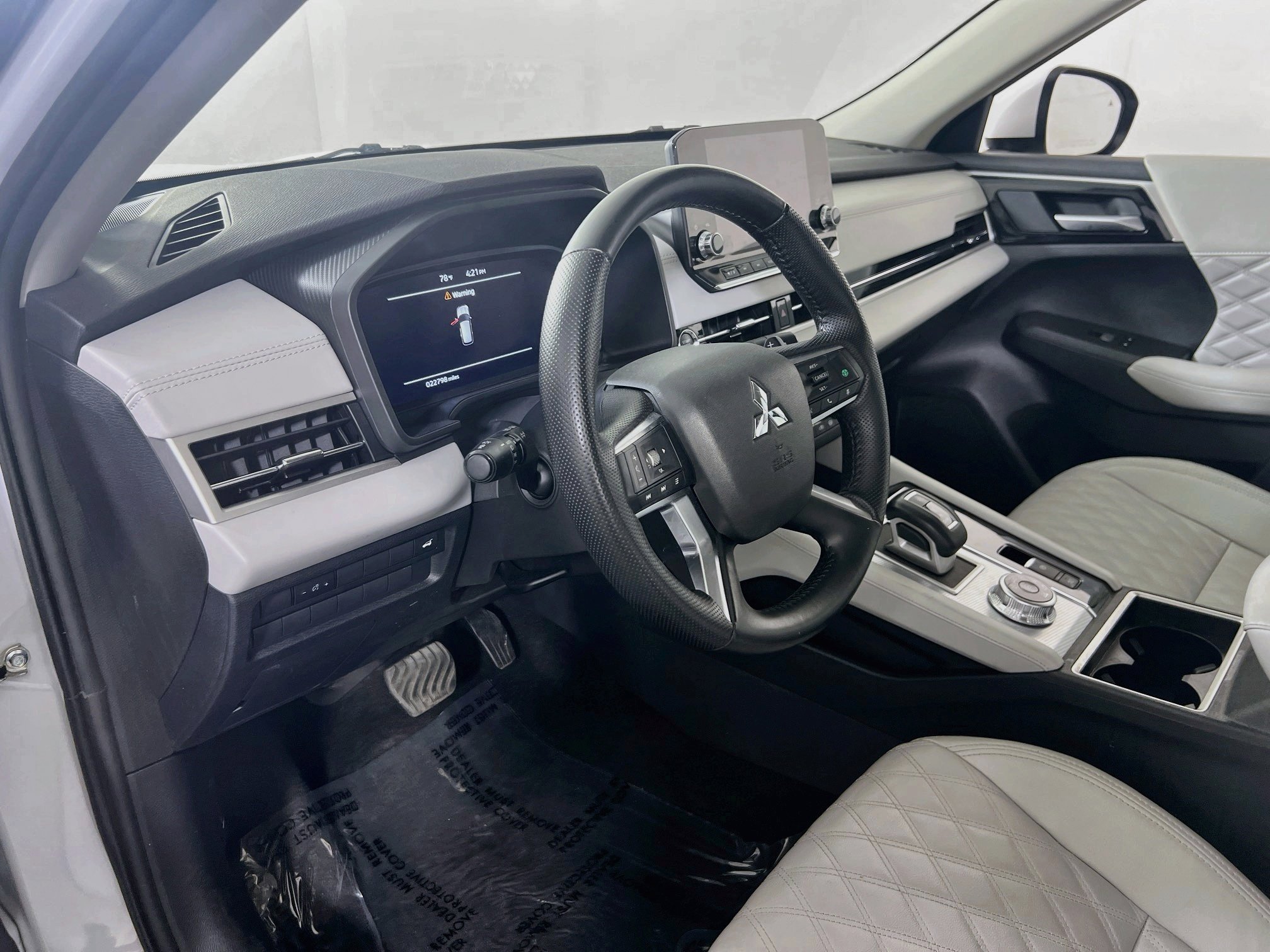 Used 2024 Mitsubishi Outlander SEL image 9