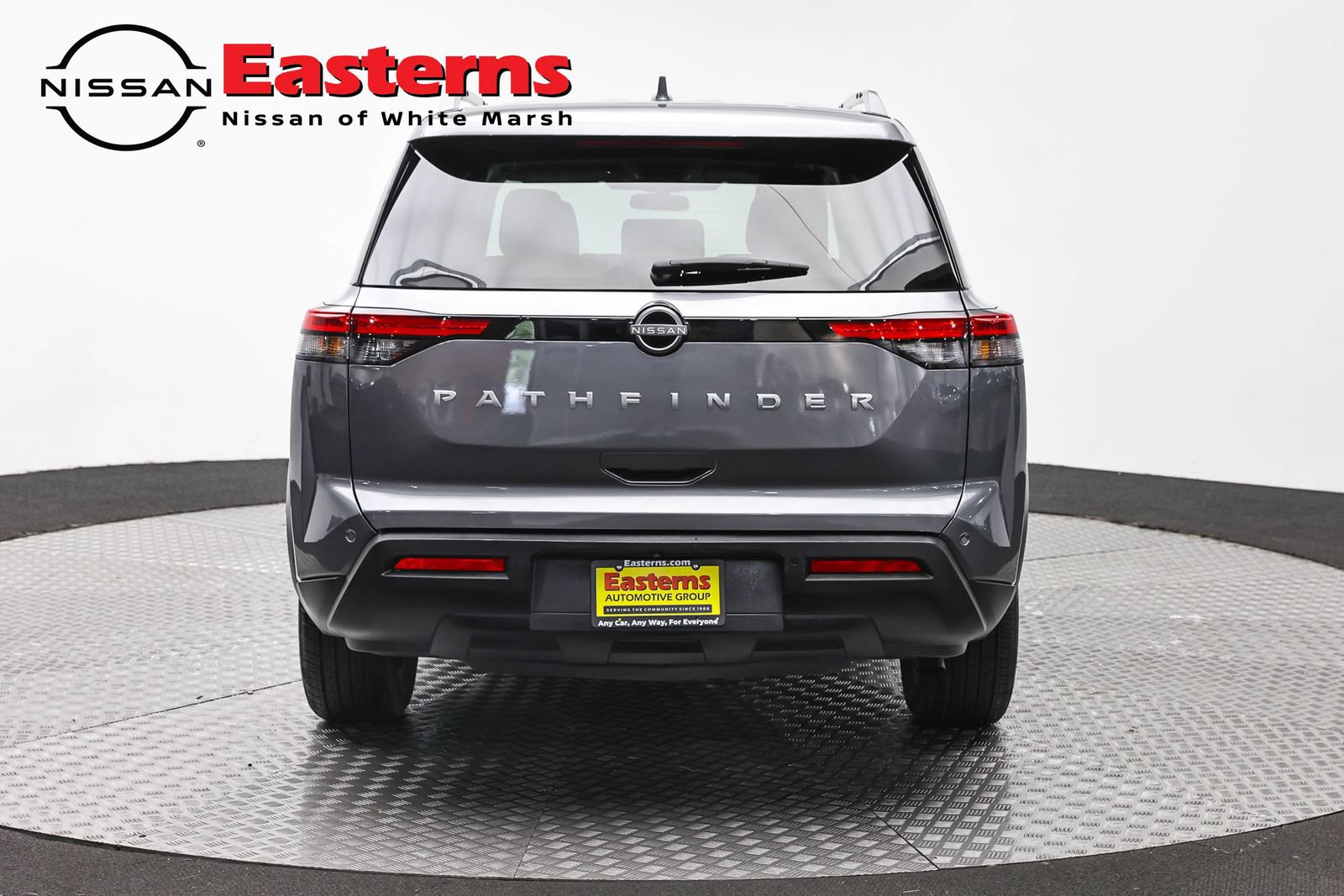 Used 2025 Nissan Pathfinder SV FWD image 6