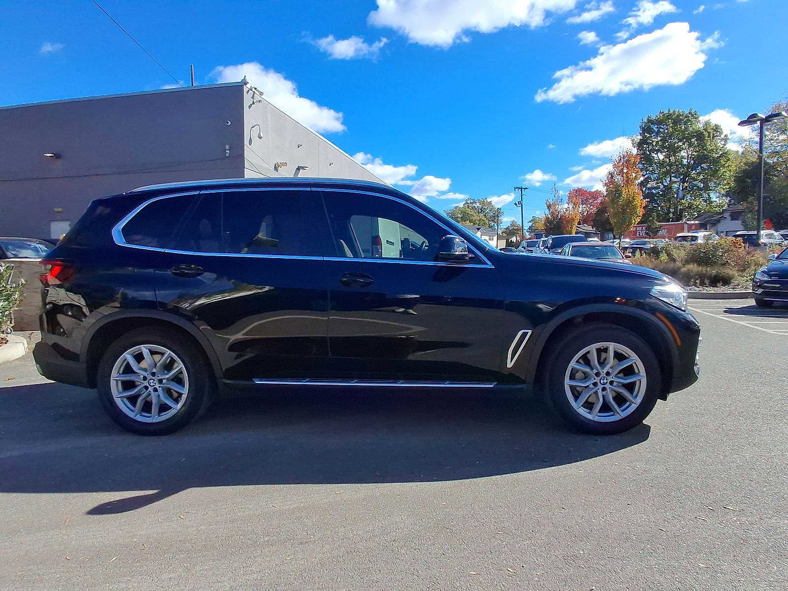 Used 2023 BMW X5 xDrive40i w/ Climate Comfort Package image 22