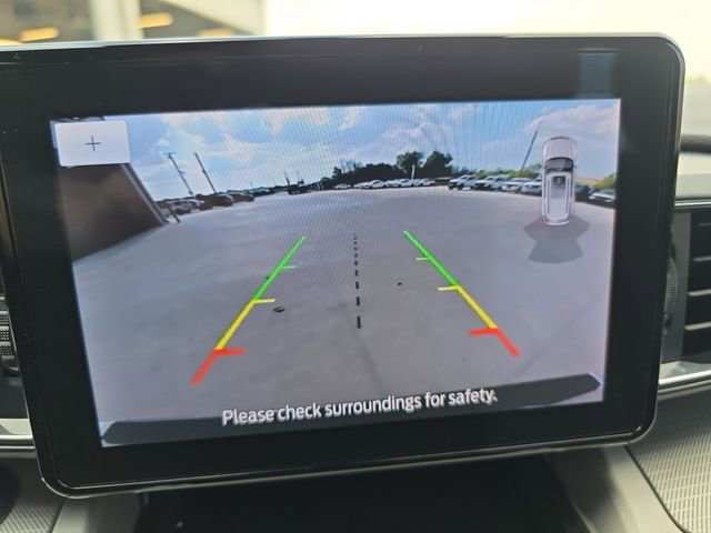 Used 2023 Ford Explorer XLT w/ Equipment Group 202A image 7