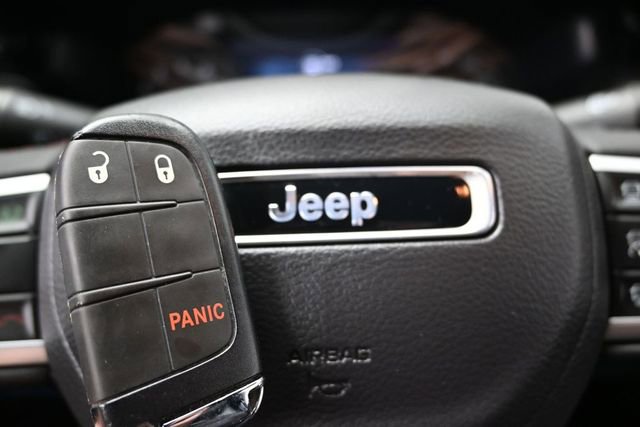 Used 2025 Jeep Compass Trailhawk AWD/4WD image 44