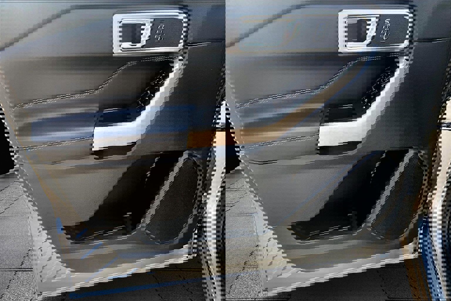 Used 2022 Ford Explorer XLT w/ Class IV Trailer Tow Package image 18