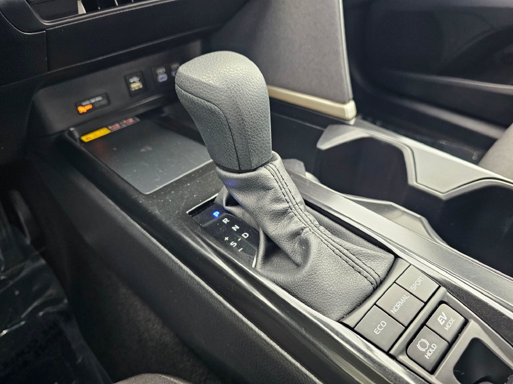 Used 2025 Toyota Camry LE FWD image 32