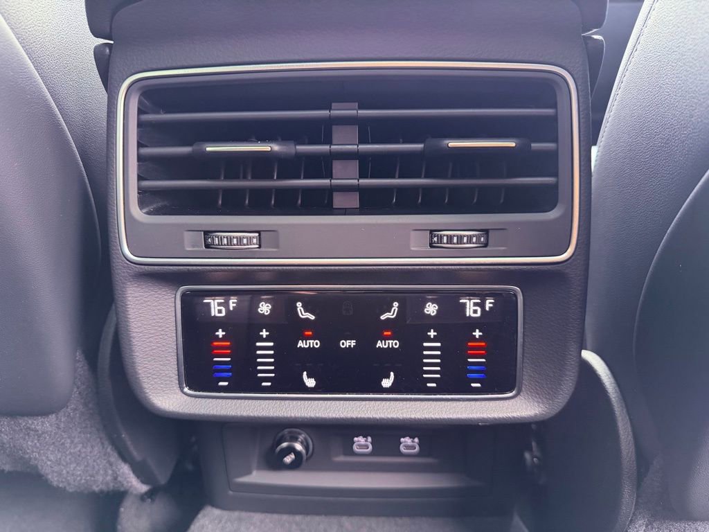 Used 2021 Audi Q8 Premium Plus w/ Premium Plus Package image 20