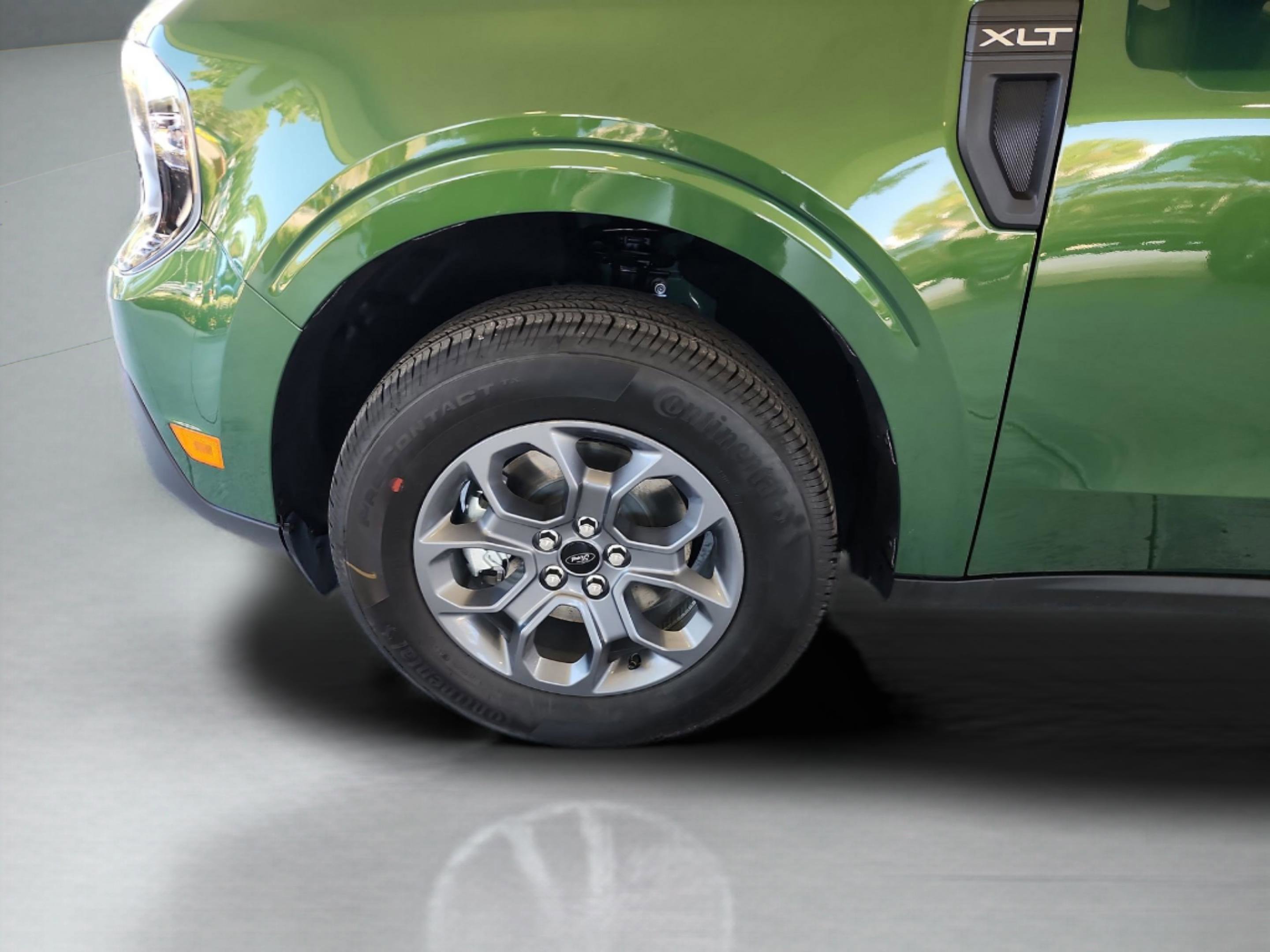 New 2025 Ford Maverick XLT image 25