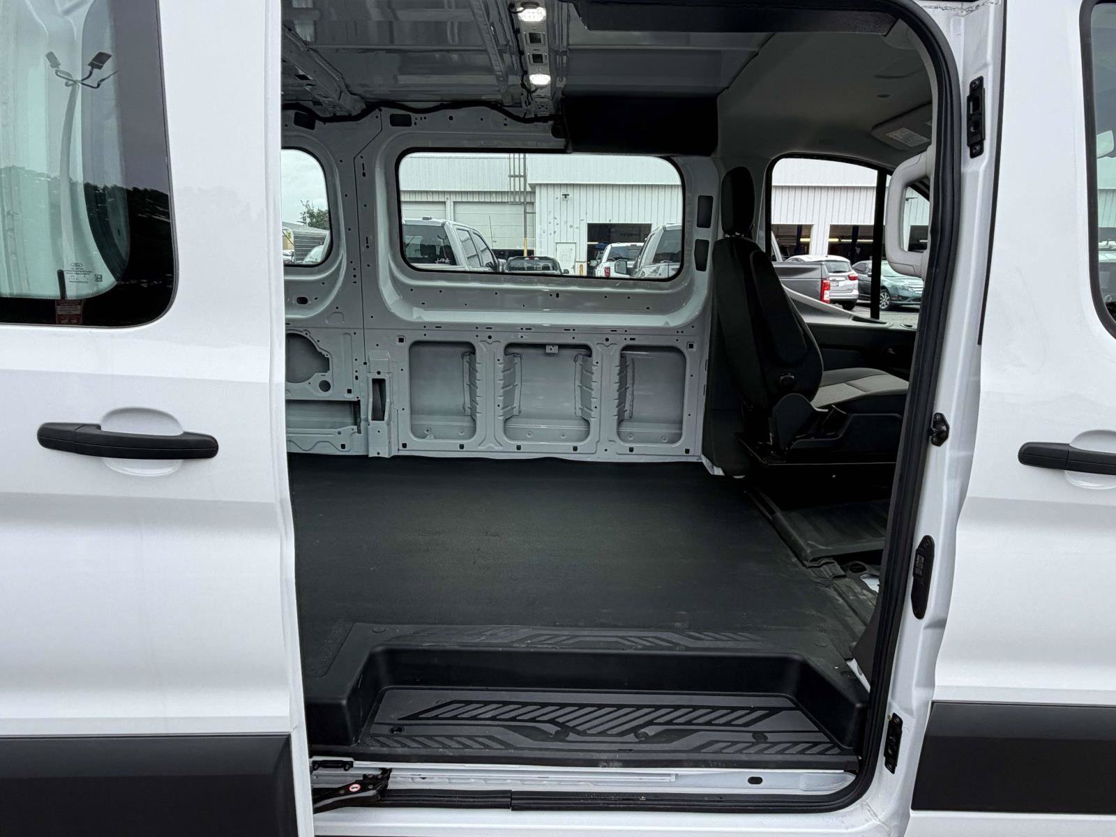 Used 2024 Ford Transit 350 Low Roof RWD image 28