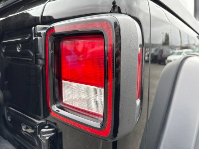 Used 2018 Jeep Wrangler Unlimited Sport S AWD/4WD image 13