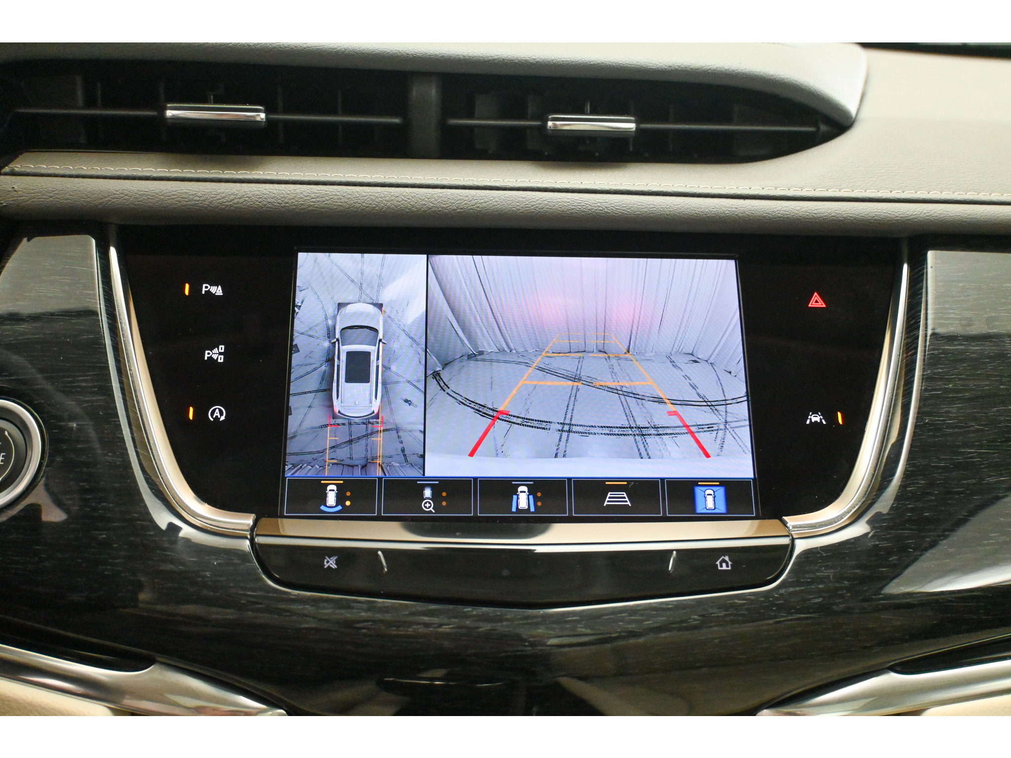 Certified 2023 Cadillac XT6 Premium Luxury w/ Technology Package AWD/4WD image 51