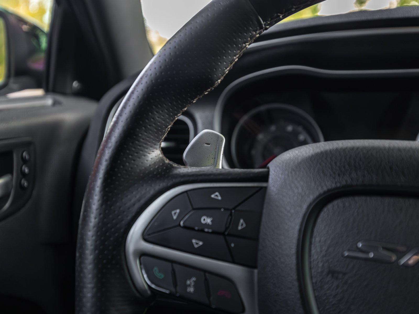 Used 2016 Dodge Charger SRT w/ Harman/Kardon Audio Group image 7