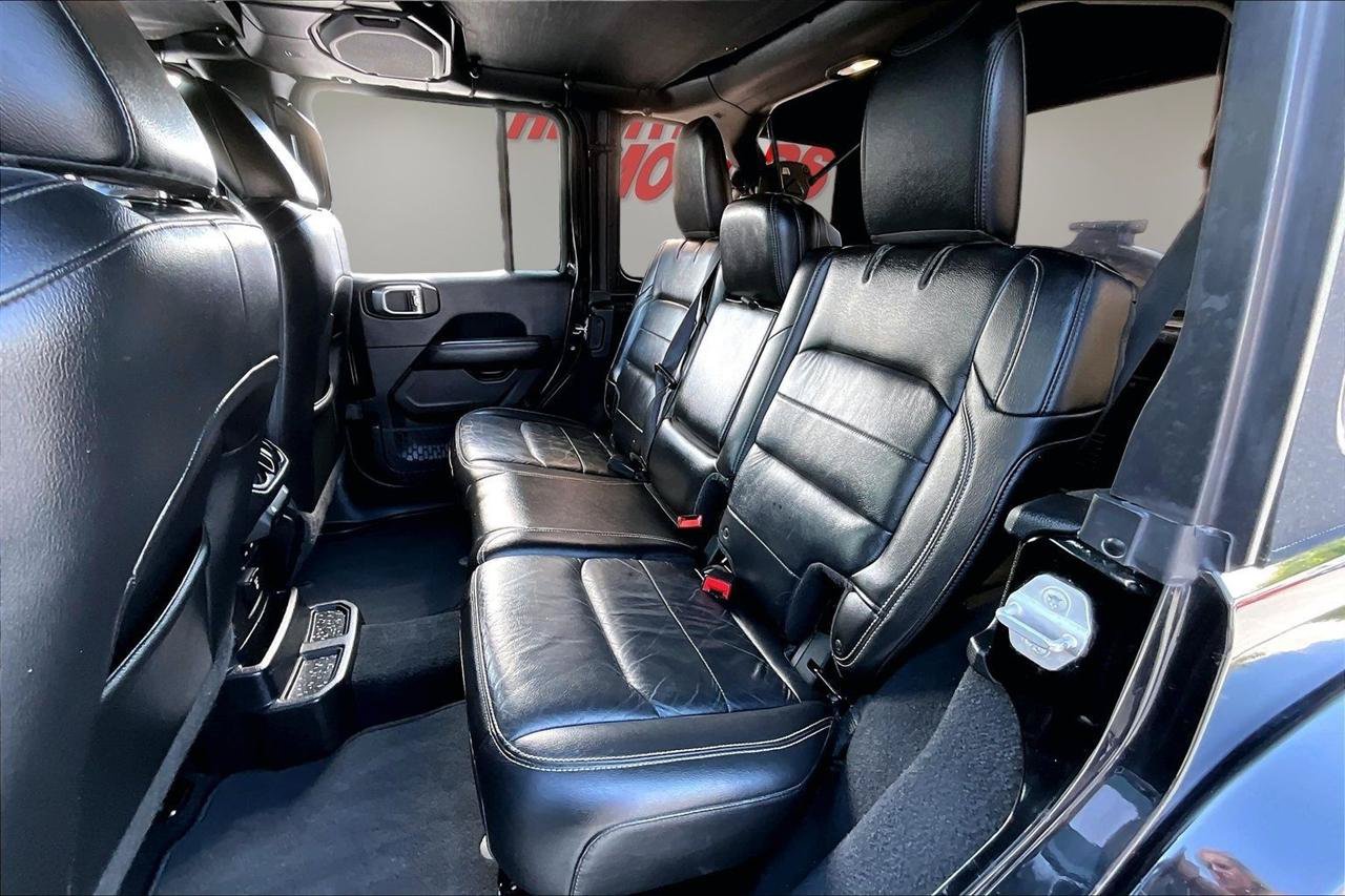 Used 2018 Jeep Wrangler Unlimited Sahara AWD/4WD image 23