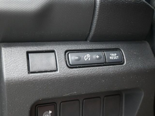 Used 2024 Nissan Frontier SV w/ Technology Package image 21