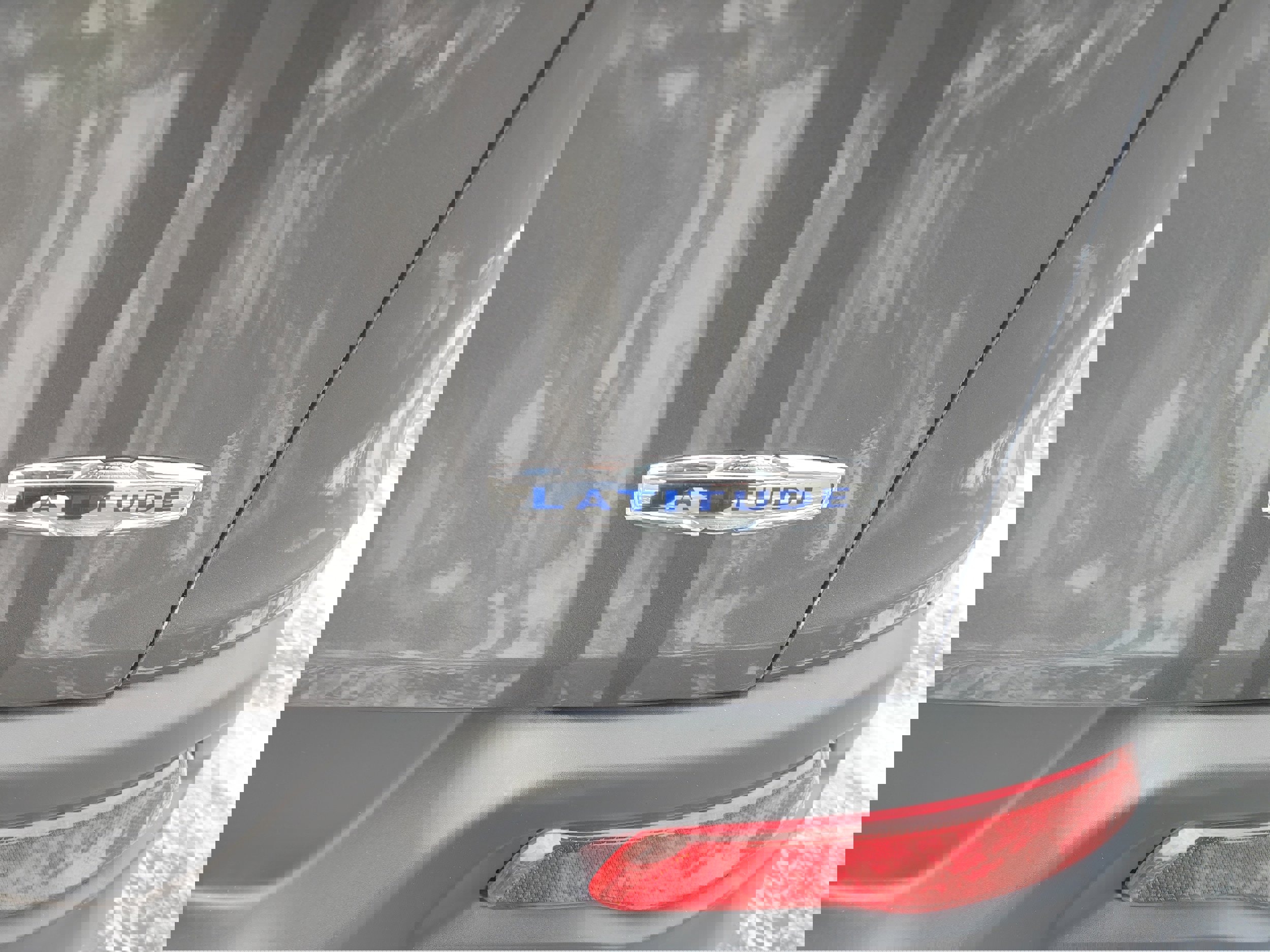 Used 2016 Jeep Cherokee Latitude w/ Cold Weather Group image 7