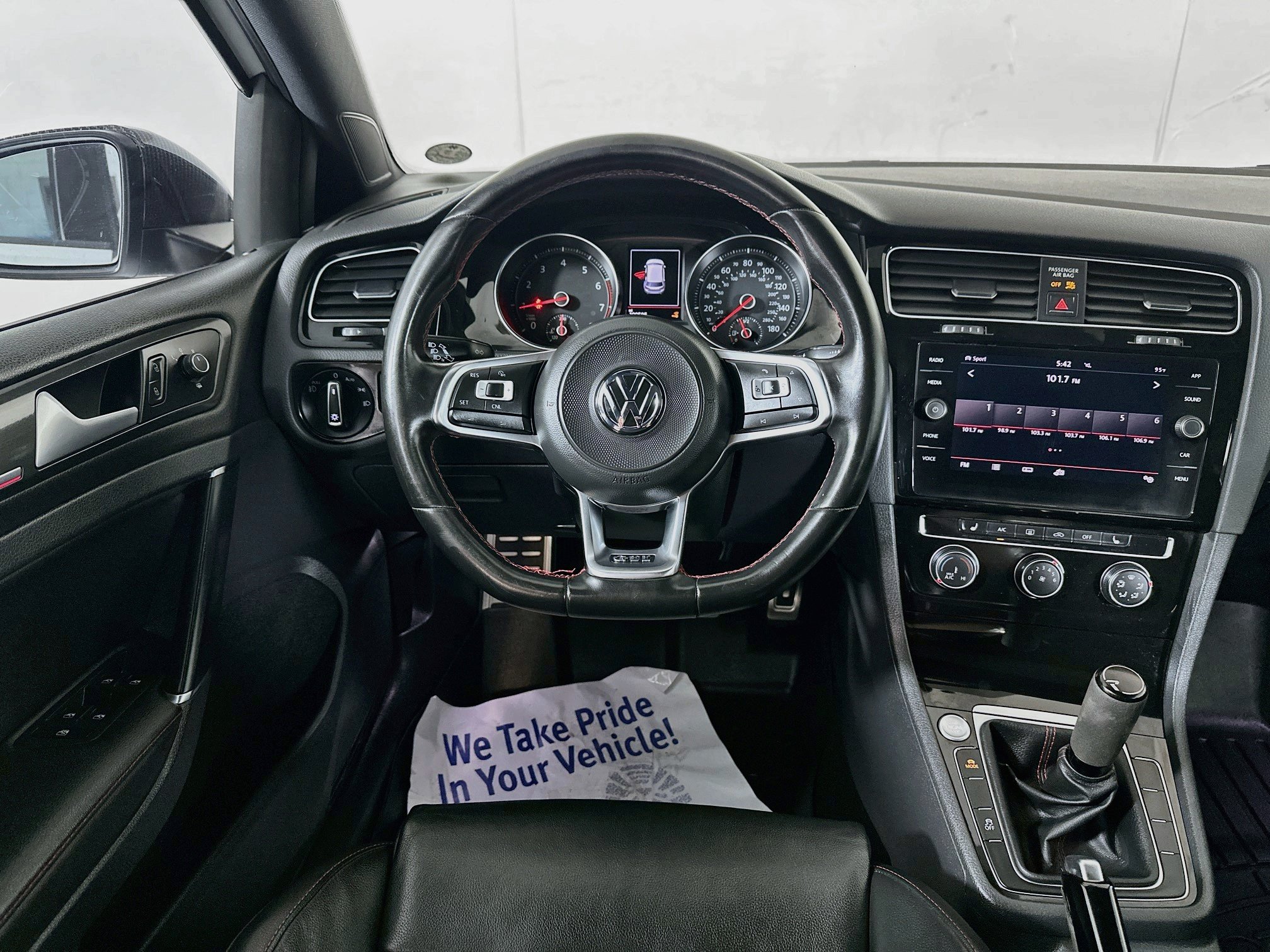 Used 2018 Volkswagen GTI SE w/ SE Leather Package FWD image 21