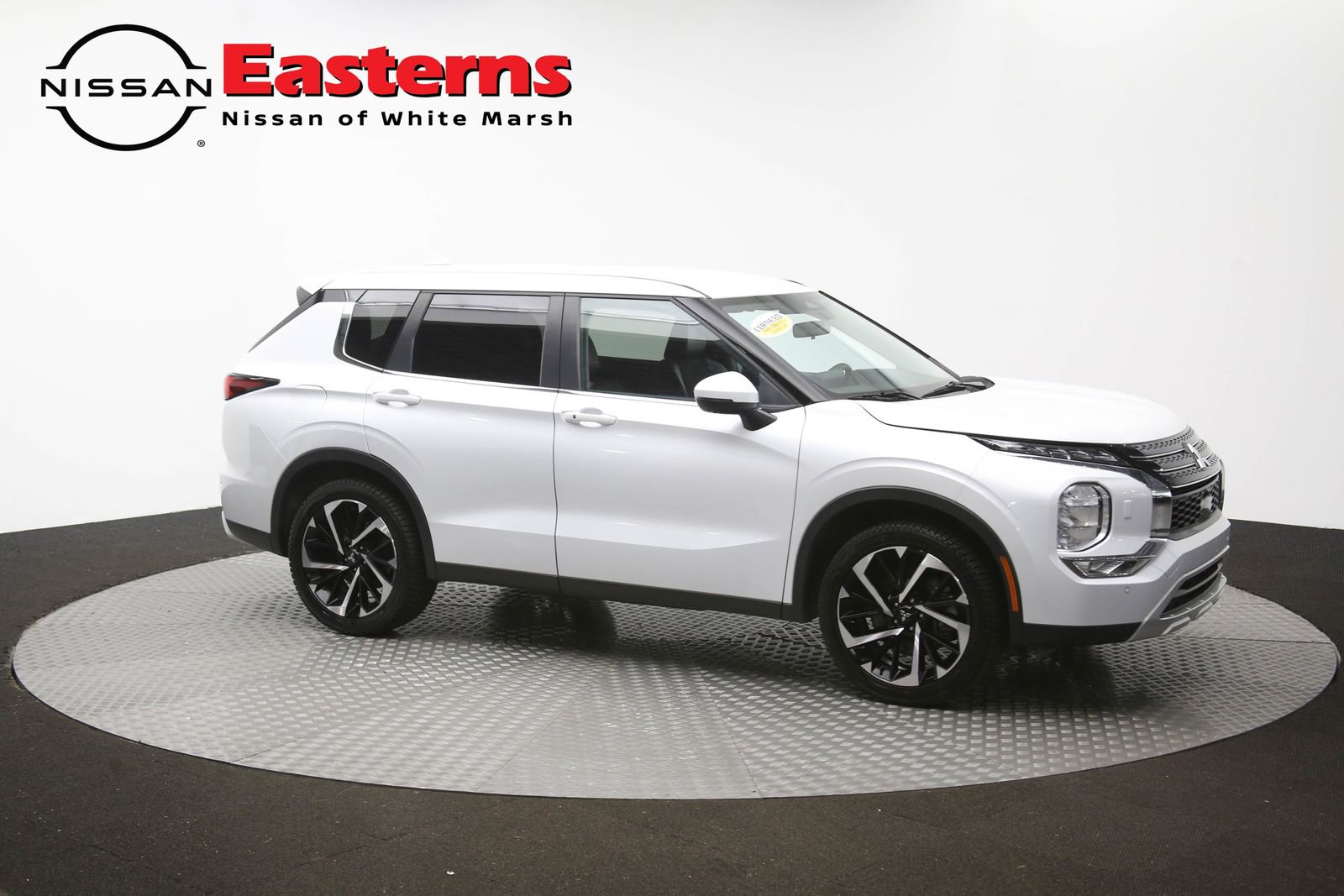 Used 2024 Mitsubishi Outlander AWD image 48