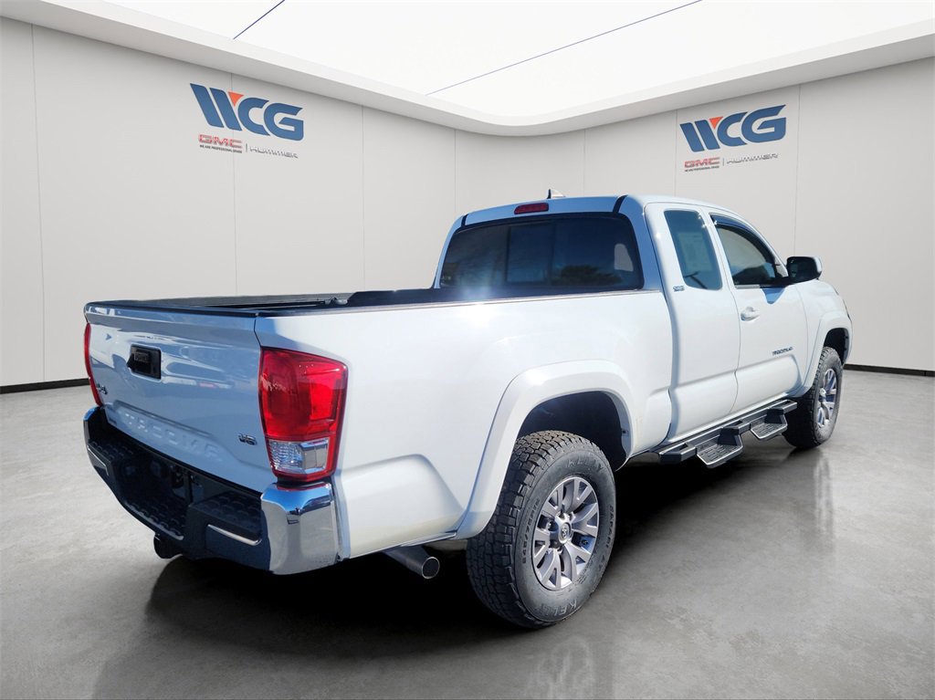 Used 2017 Toyota Tacoma SR5 image 4